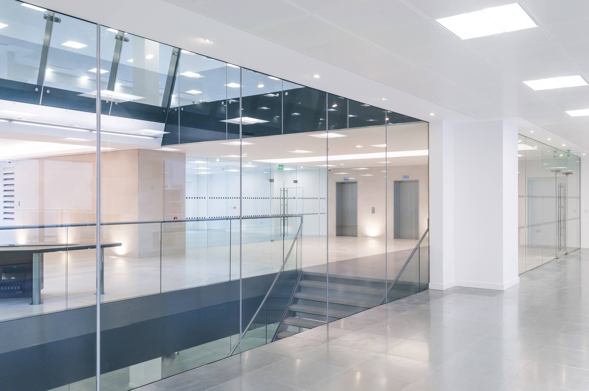 Ö-Glass Ömer Uzuner aus Traun im Bezirk Linz-Land in Oberösterreich